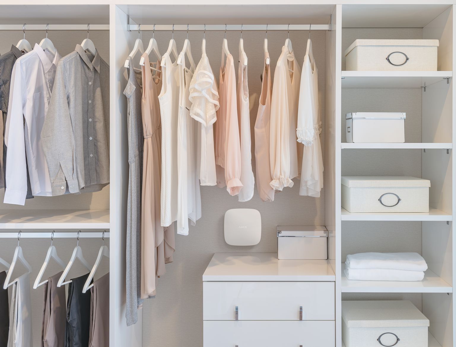 Ajax: HUB2(WHITE), Intelligent Control Panel, White, Multiple Connectivity Options