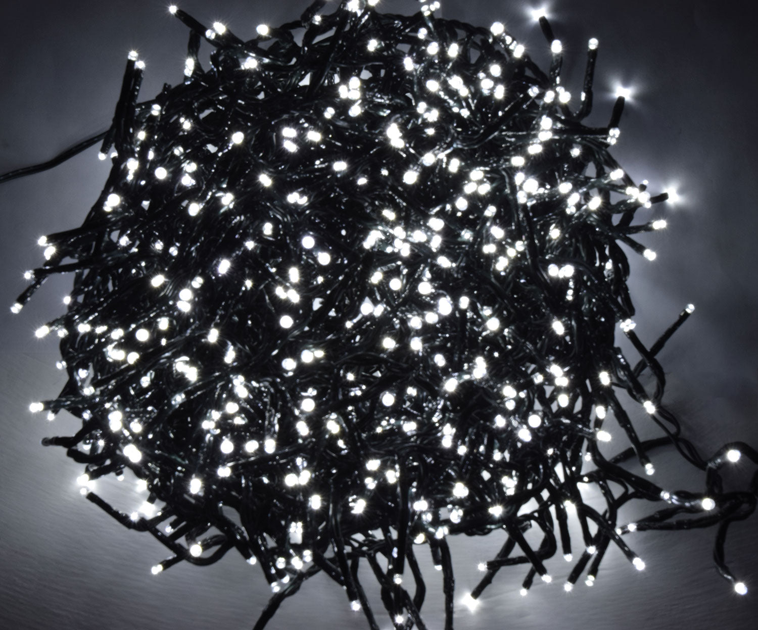 LYYT: 155.382UK, Multi-sequence 960 LED Cluster Lights, 14m, Cool White, Timer, IP44