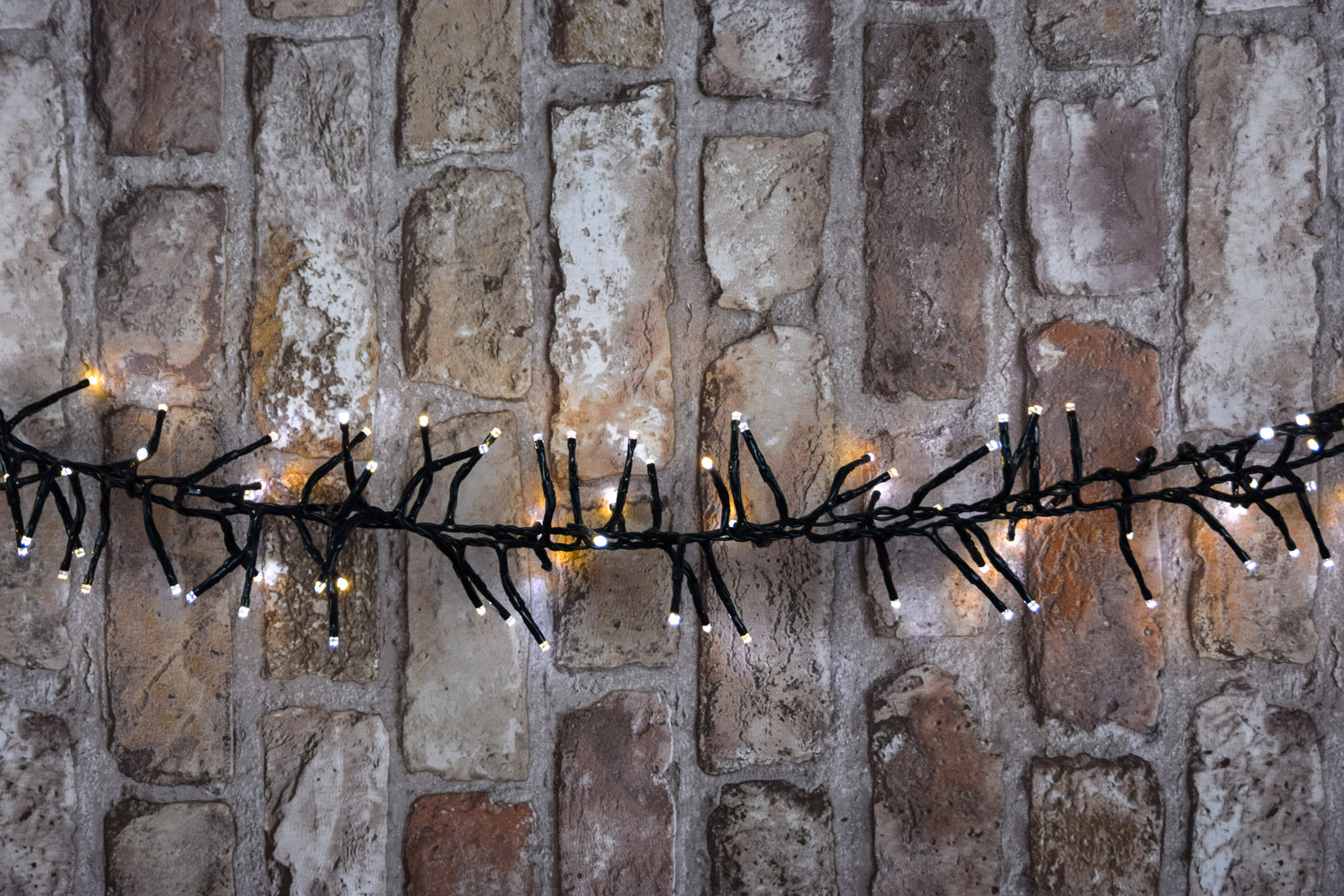 LYYT: 155.383UK, Multi-sequence LED Cluster Lights, 960 LEDs, 14m Long, Dark Green PVC Cable, 8 Functions, Indoor/Sheltered Outdoor Use