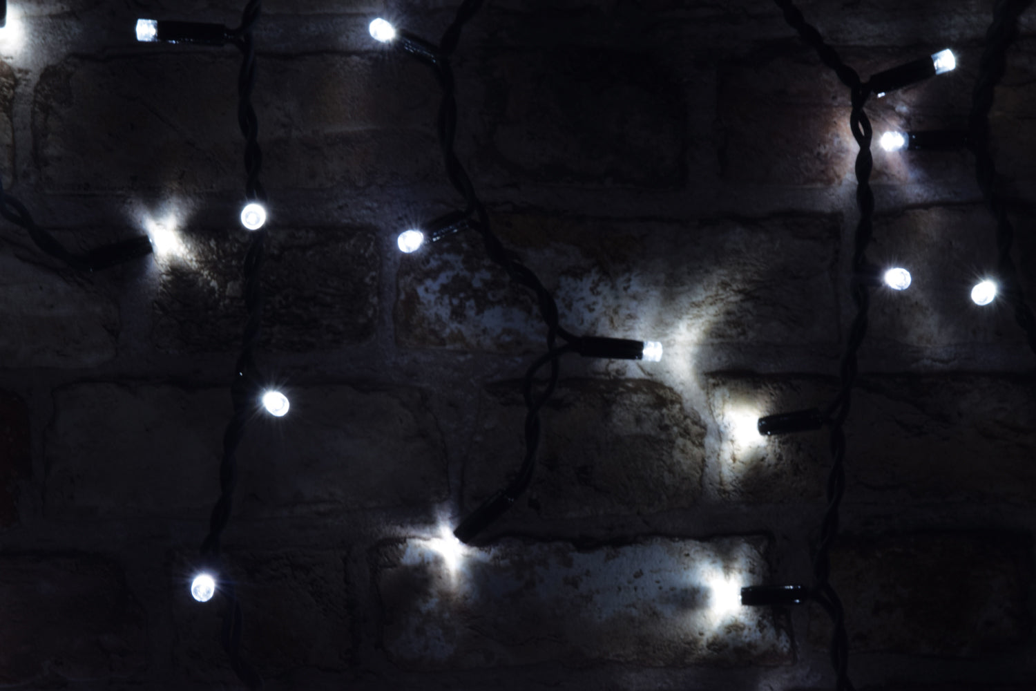 LYYT: 155.399UK, Icicle-Inspired Multi-Sequence Outdoor LED String Lights, 180 LEDs, 3.6m, Cool White, 230Vac, IP44