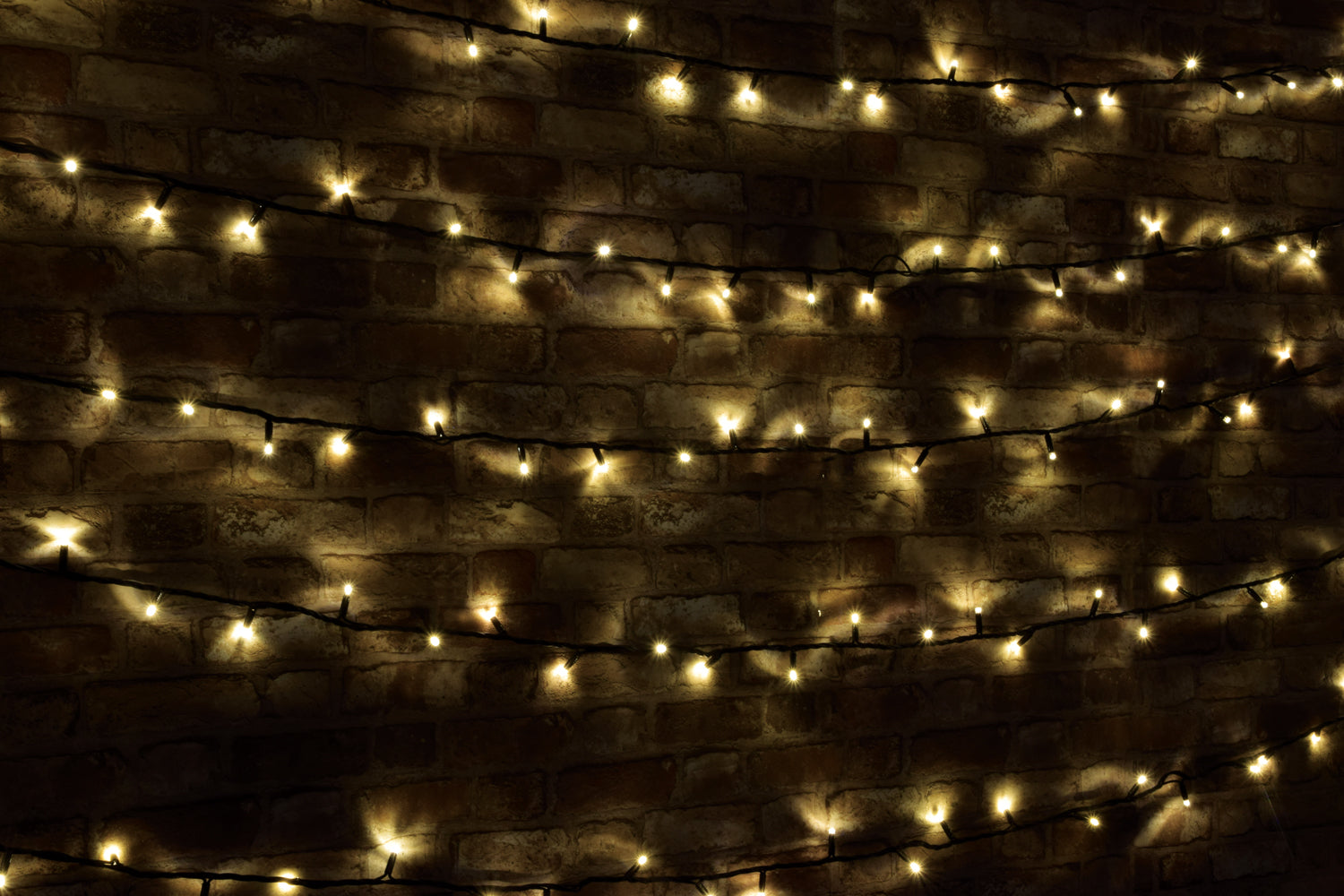 LYYT: 155.406UK, Heavy Duty LED String Lights, 180 LEDs, 20m Warm White, IP44 Rated