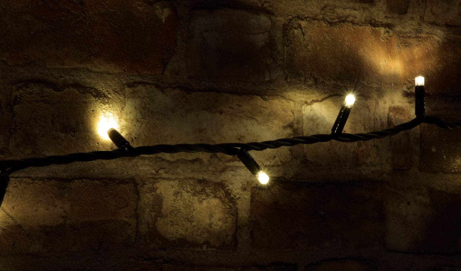 LYYT: 155.406UK, Heavy Duty LED String Lights, 180 LEDs, 20m Warm White, IP44 Rated