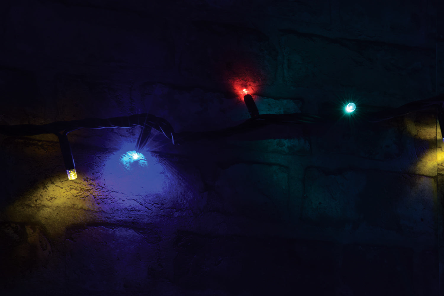 LYYT: 155.409UK, Heavy Duty LED String Lights, 90 LEDs, Multicolour, IP44, 9m Length, Black Cable