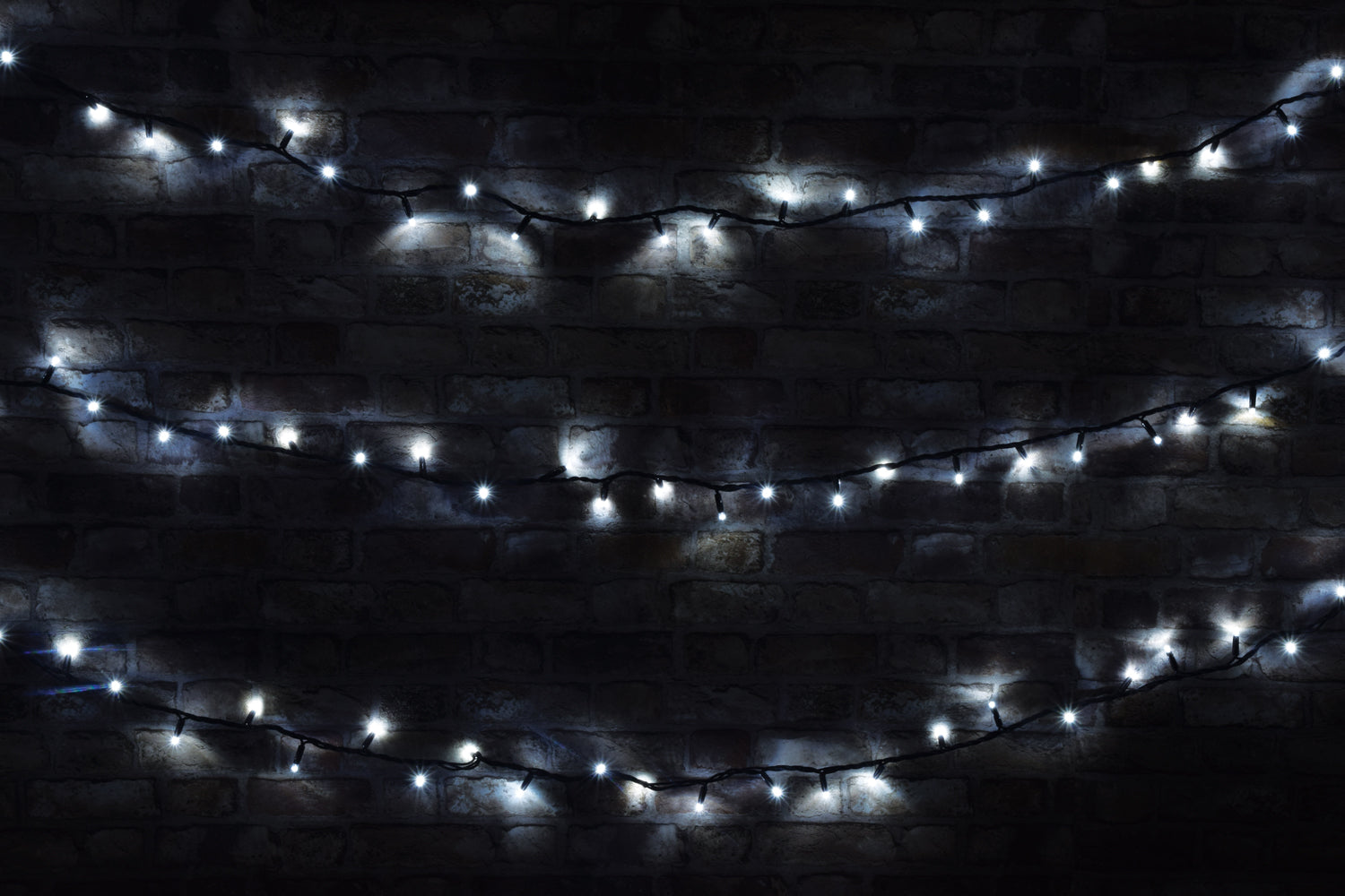 LYYT: 155.442UK, Connectable Outdoor LED String Lights, Cool White, 100 LEDs, 8m, IP44 Rated, Heavy Duty Cable