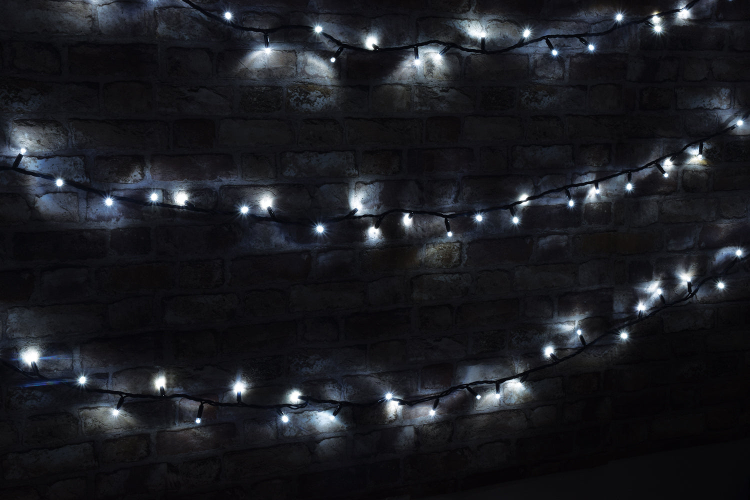 LYYT: 155.442UK, Connectable Outdoor LED String Lights, Cool White, 100 LEDs, 8m, IP44 Rated, Heavy Duty Cable