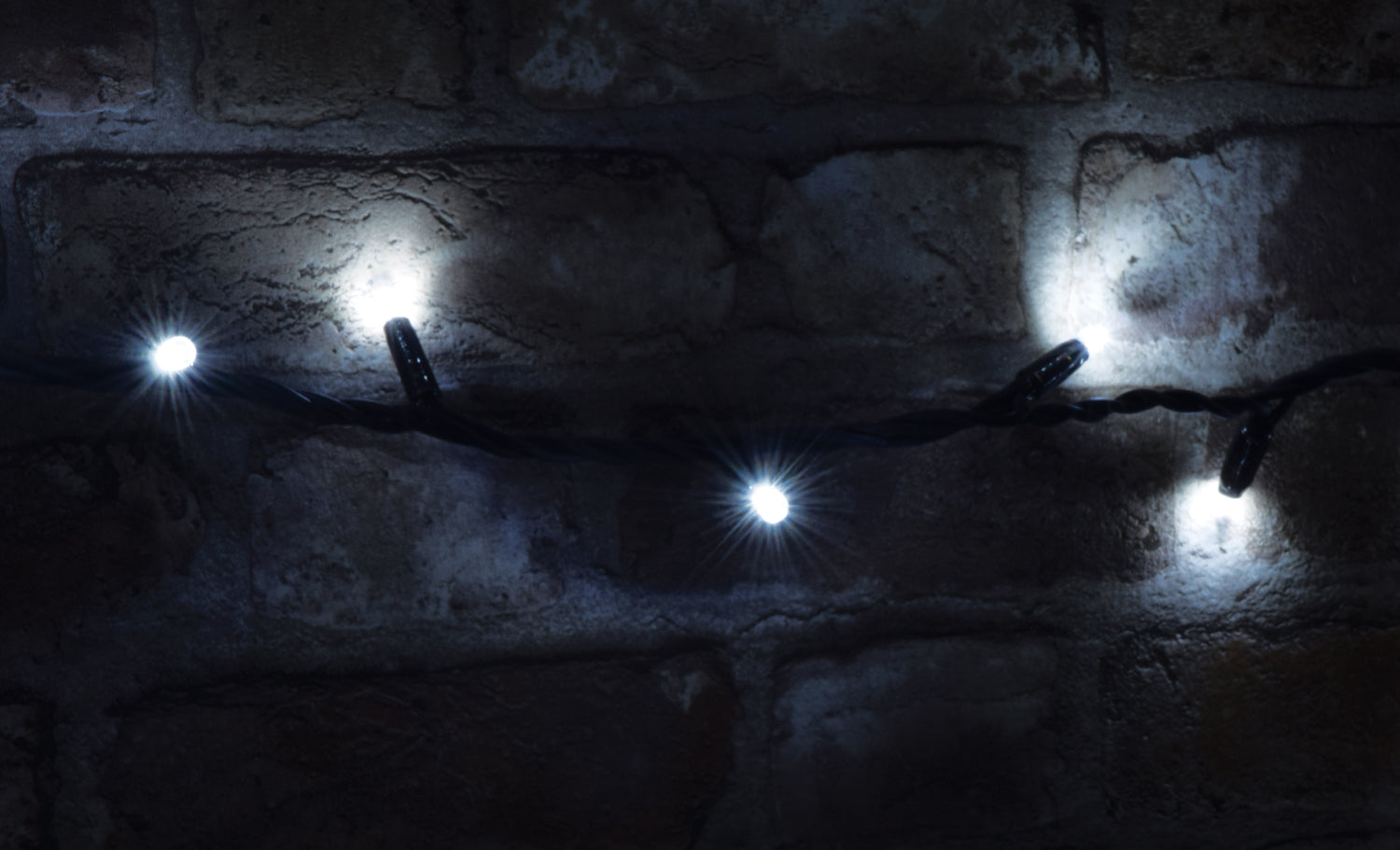 LYYT: 155.442UK, Connectable Outdoor LED String Lights, Cool White, 100 LEDs, 8m, IP44 Rated, Heavy Duty Cable