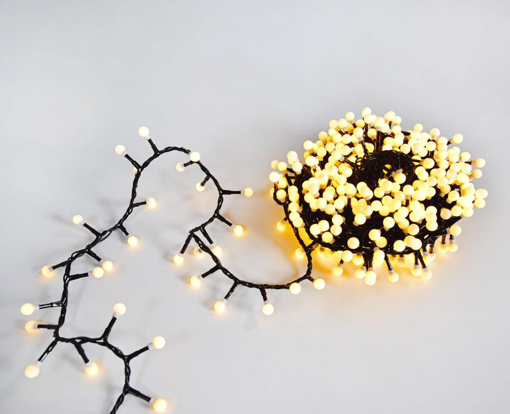 LYYT: 155.651UK, 12m Mini Warm White Berry Lights, 500 LEDs, IP44 Rated, 31V 15W, 8 Programme Controller