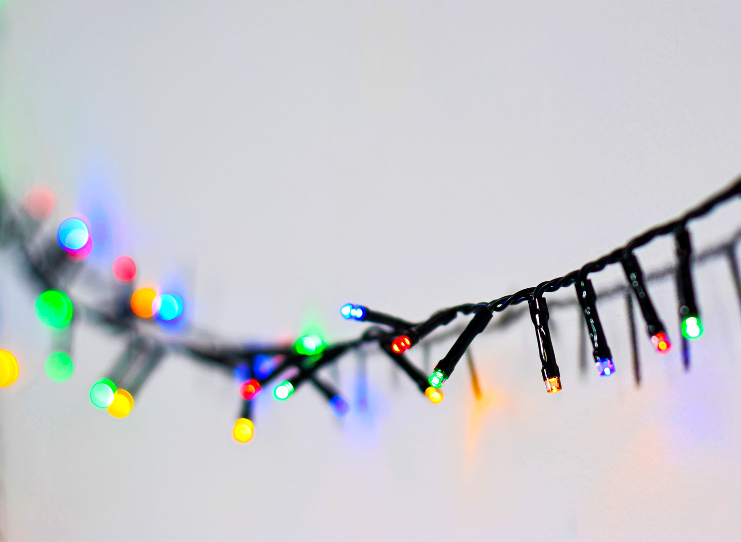 LYYT: 155.654UK, 45m Multi Colour String Light Reels, 1500 LEDs, IP44 Rated, Remote Control, 8 Lighting Modes