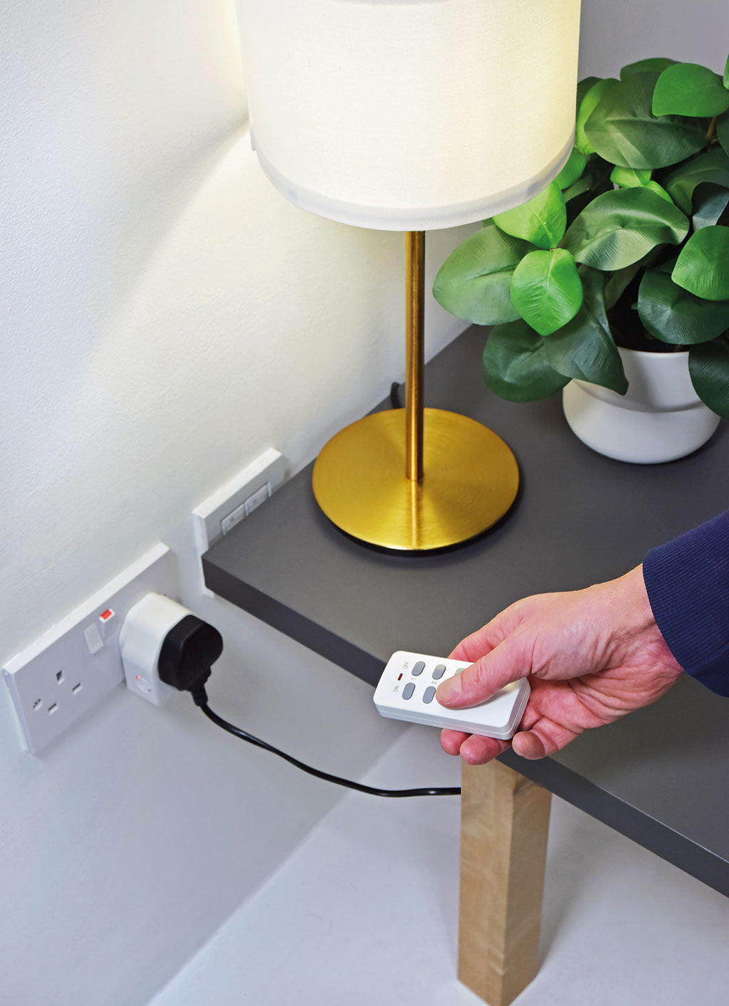 Mercury: 350.114UK, Programmable Wireless Remote Control Sockets, 3 Sockets, 240V, 3120W, 30m Range