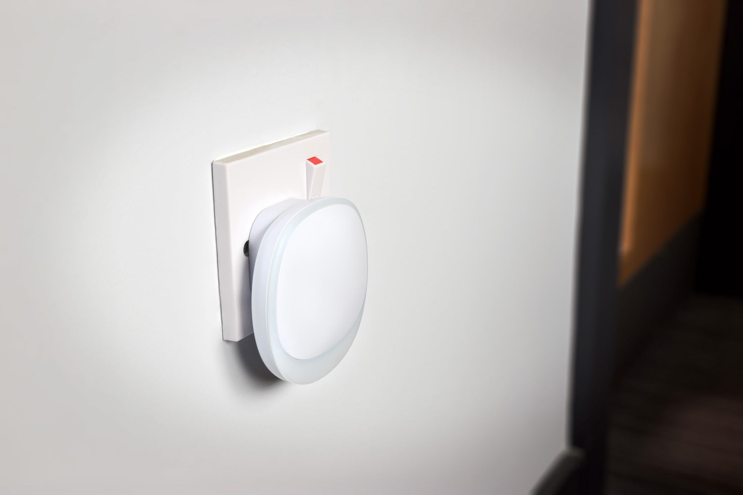 Mercury: 350.310UK, Wireless Plug-in Doorbell, 200m Range, 38 Tones, IP44, White