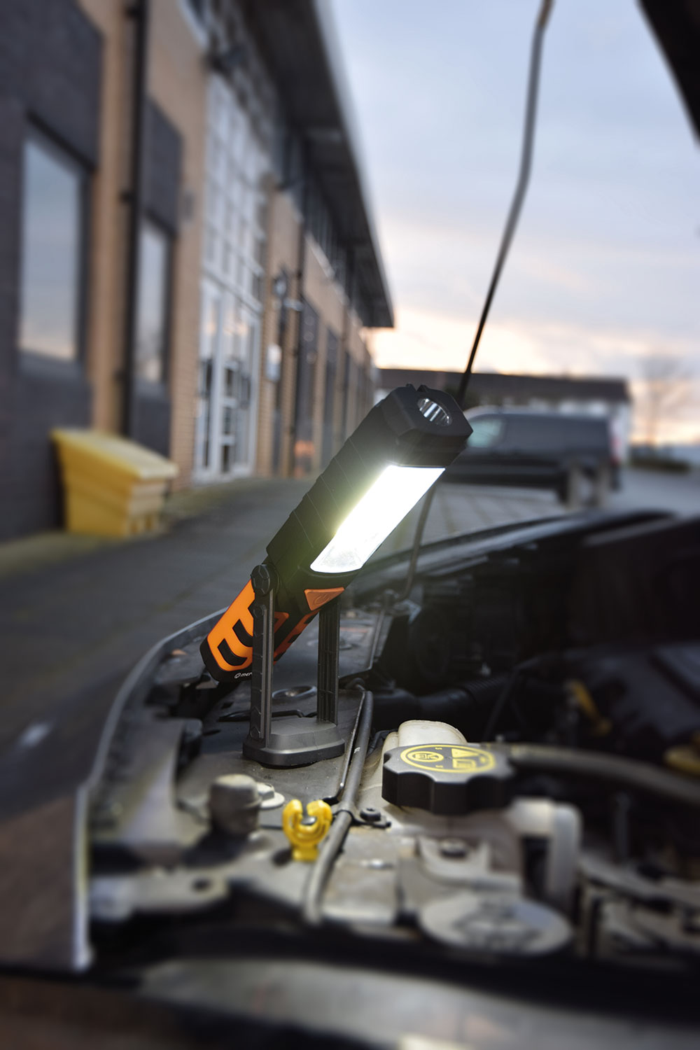 Mercury: 410.318UK, Handheld Rechargeable Worklight, 3W COB LED, USB Powerbank, 1200 mAh