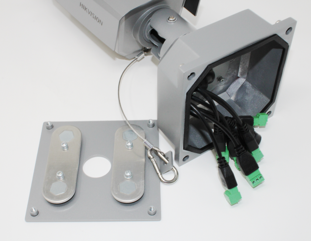 HikVision: iDS-TCM403-BI/0832, 4MP Varifocal ANPR Camera, 8-32mm Lens, IP67, 100m IR, PoE, 140dB WDR, Silver